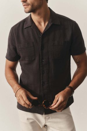 The Conrad Shirt in Faded Black Linen