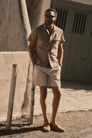 The Apres Short in Organic Aged Stone Foundation Twill