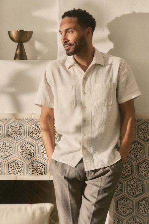 The Conrad Shirt in Vintage White Linen