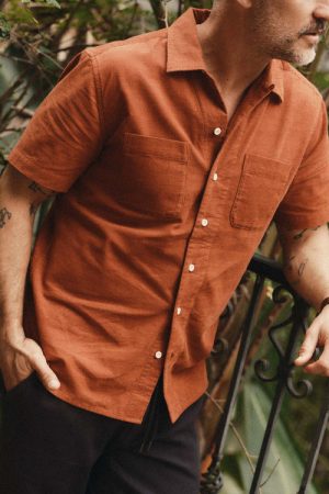 The Conrad Shirt in Heather Chili Pincord